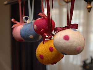 Шерстяные шарики для новогодней елочки | Ярмарка Мастеров - ручная работа, handmade