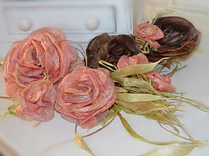 Цветы. Розы из шелковых и растительных волокон. Шелковый  