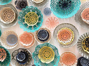 Необычное применение вязаных салфеток от французской художницы Maillo как вдохновение для творчества | Ярмарка Мастеров - ручная работа, handmade