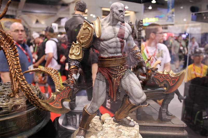 Пластиковая фигурка из игры God of War3 (Кратоса) . Пластиковая фигурка из игры God of War3 (Кратоса) .