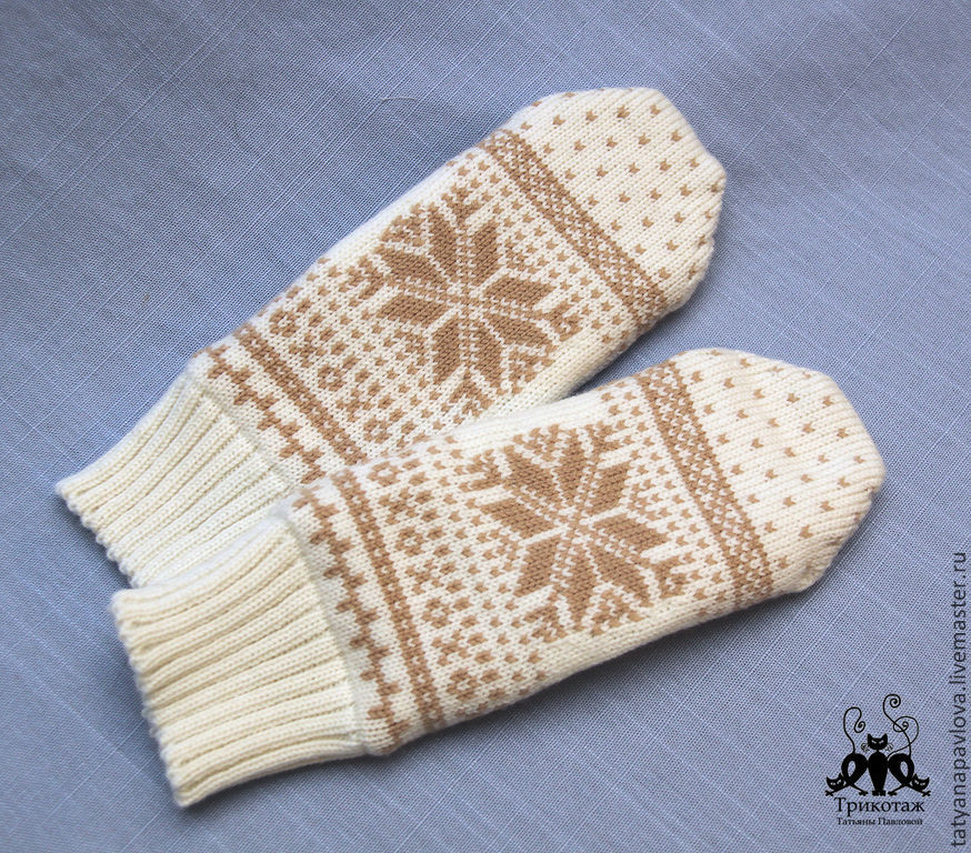 2019 year - DIY Style: Knitted Mittens 2019 year
