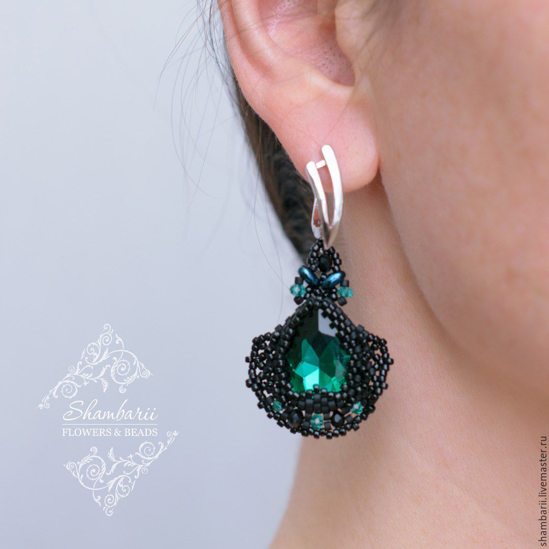 Серьги из черного пластика Серьги из черного пластика