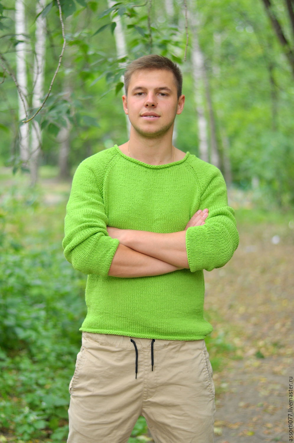 Зеленый вязаный джемпер