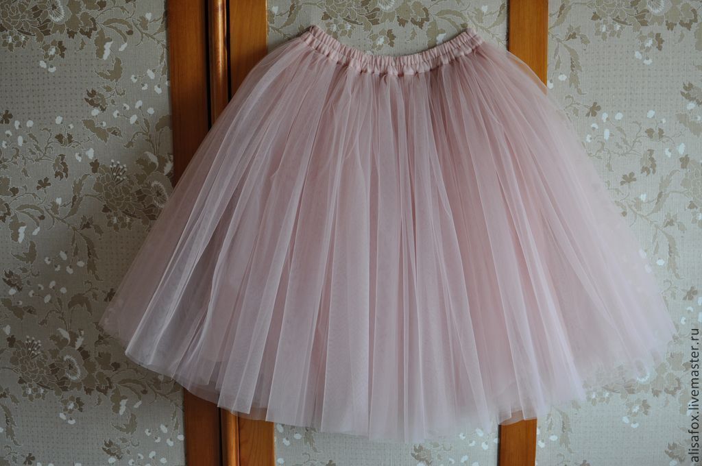 http://cs1.livemaster.ru/storage/b0/f9/f557e072f3808810d72c2ce1f8aq--odezhda-yubka-iz-fatina-dlya-vzroslyh.jpg