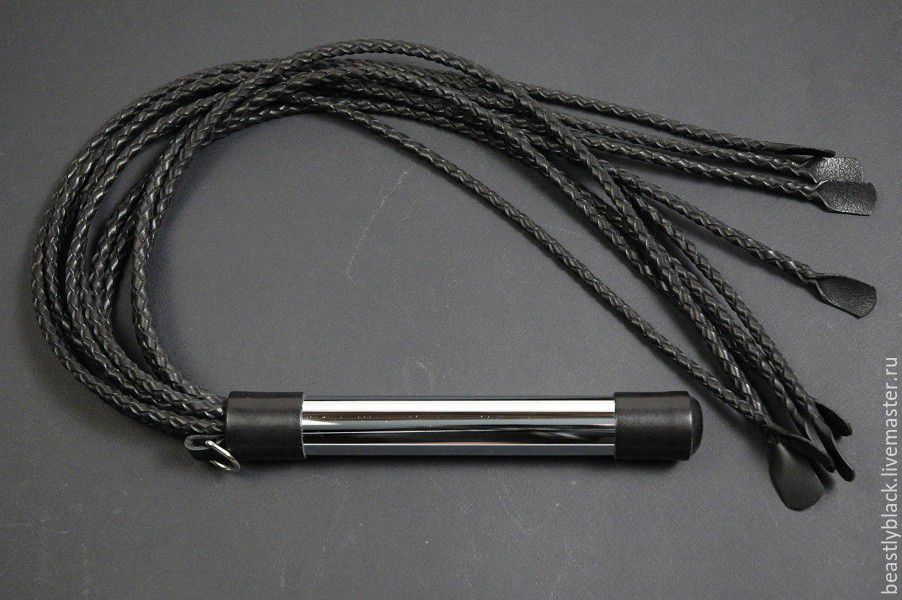 Плеть «Кошка-колючая 9-ти хвостая» купить со скидкой в секс шопе  Фетиш и BDSM  Плети, кнуты