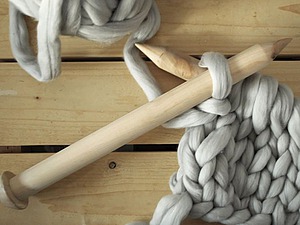 Разновидности и изготовление вязаного пуфа своими руками