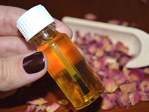 Портится ли парфюмерия? Срок годности и правила хранения любимых ароматов