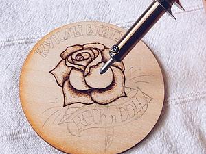 Деревянные визитки-мерчи в подарок | Ярмарка Мастеров - ручная работа, handmade