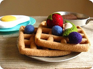Вкусно жить не запретишь! Сладкое вдохновение из фетра | Ярмарка Мастеров - ручная работа, handmade