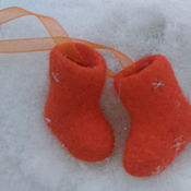 Сувениры и подарки handmade. Livemaster - original item Christmas souvenirs: colored mini felt boots. Handmade.