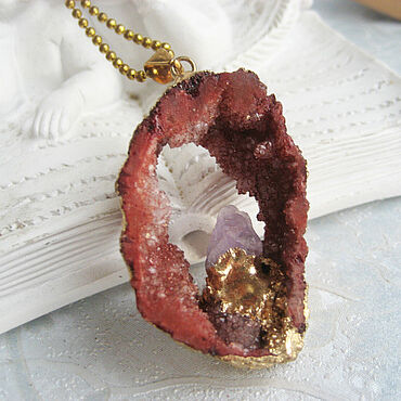 Украшения ручной работы. Ярмарка Мастеров - ручная работа Сверкающий кулон кварц с кристаллом  аметиста. Handmade.