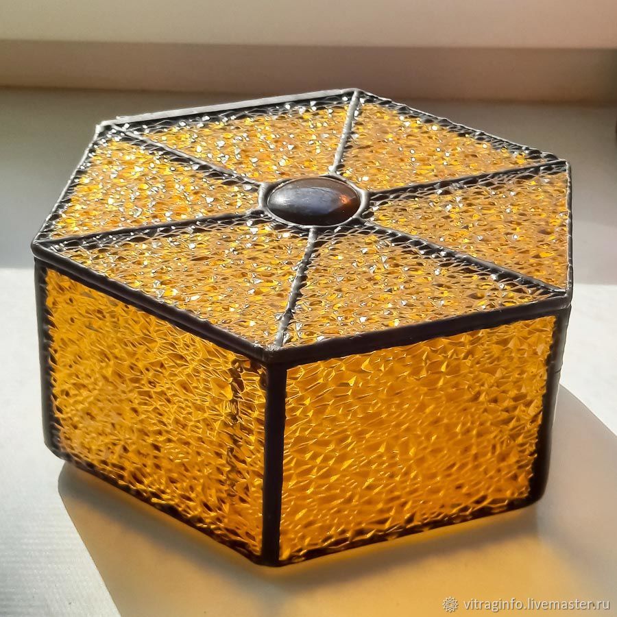 Шестигранная шкатулка из стекла янтарного цвета в интернет-магазине ...