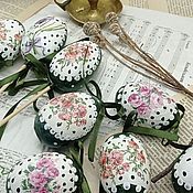 Сувениры и подарки handmade. Livemaster - original item Easter eggs roses in green lace decoupage. Handmade.