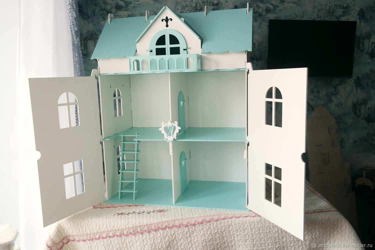 Кукольный дом с гаражом из фанеры