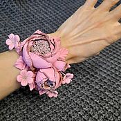 Украшения handmade. Livemaster - original item Leather Bracelet Dance of Roses Light Pink Handmade with Flowers. Handmade.