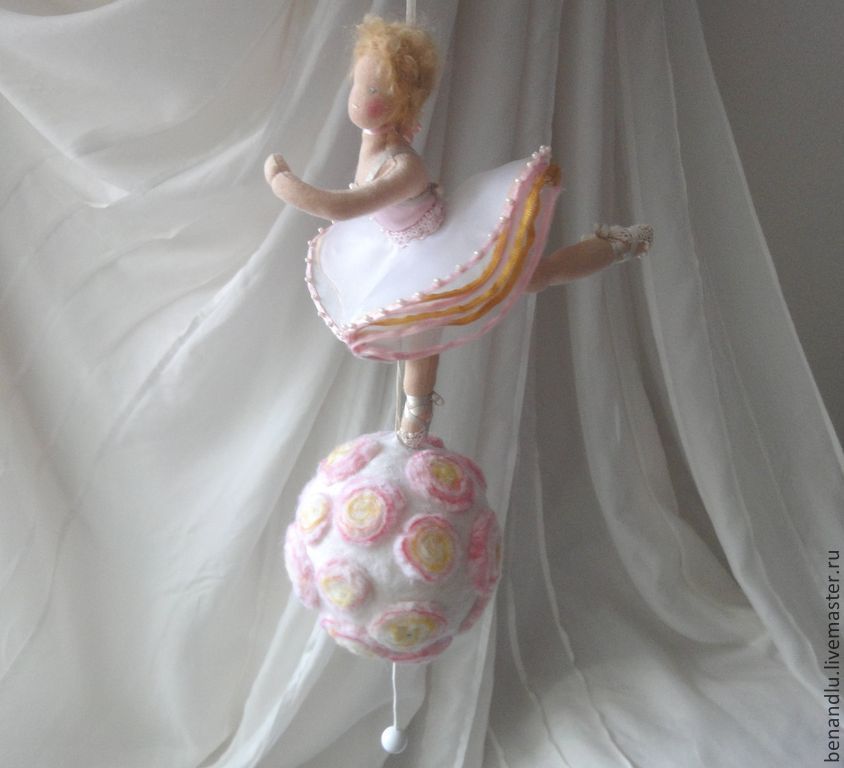 Куколка Балерина на музыкальном шаре, Вальдорфские куклы и звери, Санкт-Петербург,  Фото №1
