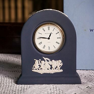 Винтаж ручной работы. Ярмарка Мастеров - ручная работа Винтаж: WEDGWOOD часы синие с Путти, Англия, 1980-1990 гг.. Handmade.