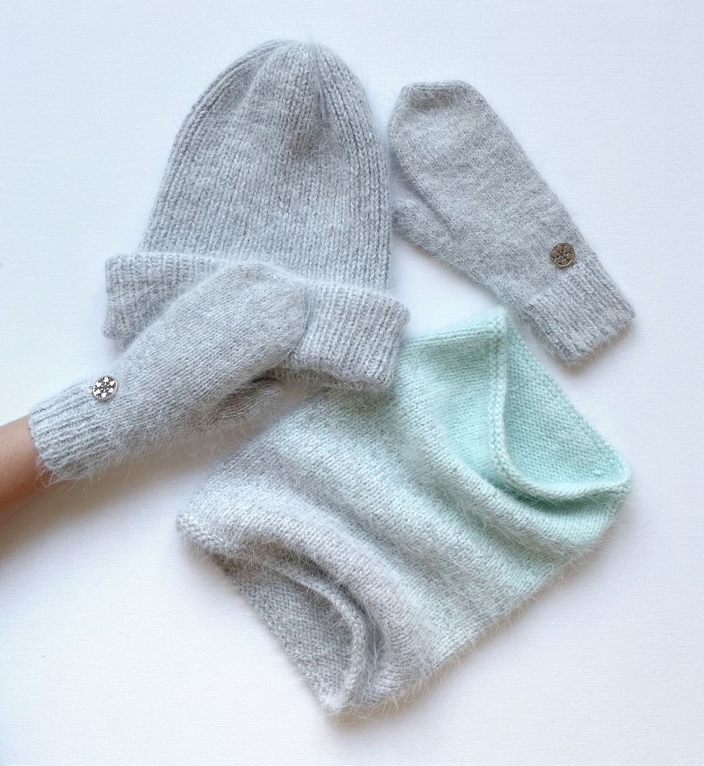 Комплект из пуха норки. Варежки из пуха норки. Комплект из пуха норки. Комплект из пуха норки с бактусом. Пух норки 851 пыльная роза.