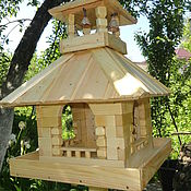 Кормушки для птиц на стойке: Маленький замок