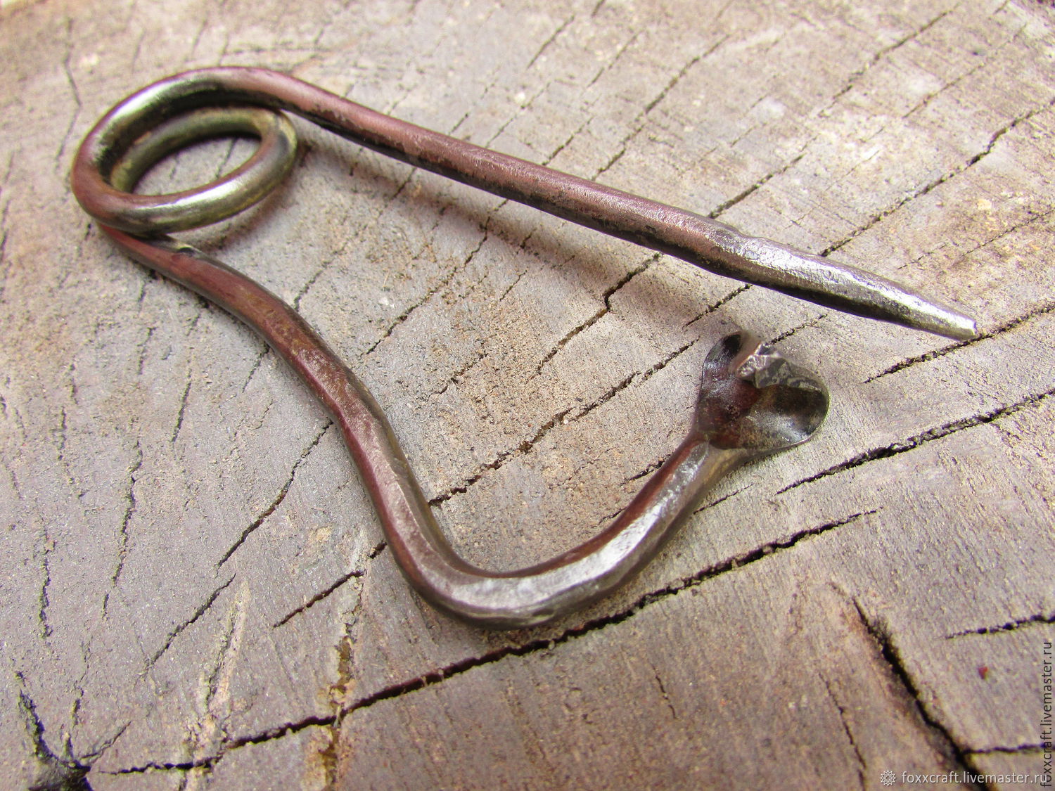 Спица оберег. Оберег ведьмина игла. Спица оберег. Кованые амулеты в москве. Булавка-оберег.