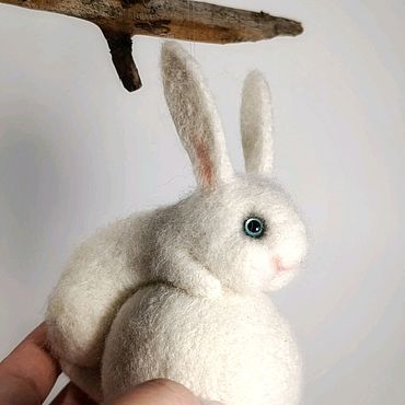 Ёлочная игрушка Зайка на шаре. . Куклы и игрушки ручной работы - Ярмарка Мастеров Куклы и игрушки ручной работы. Ярмарка Мастеров - ручная работа Ёлочная игрушка Зайка на шаре. Handmade.