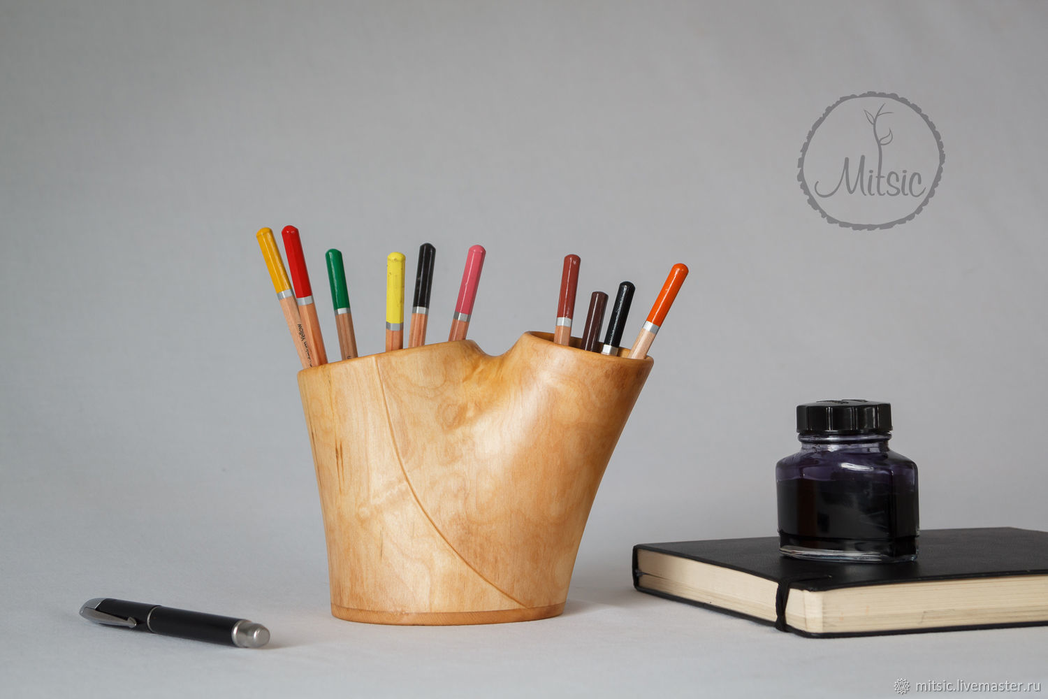 Подставка для ручек и карандашей на стол