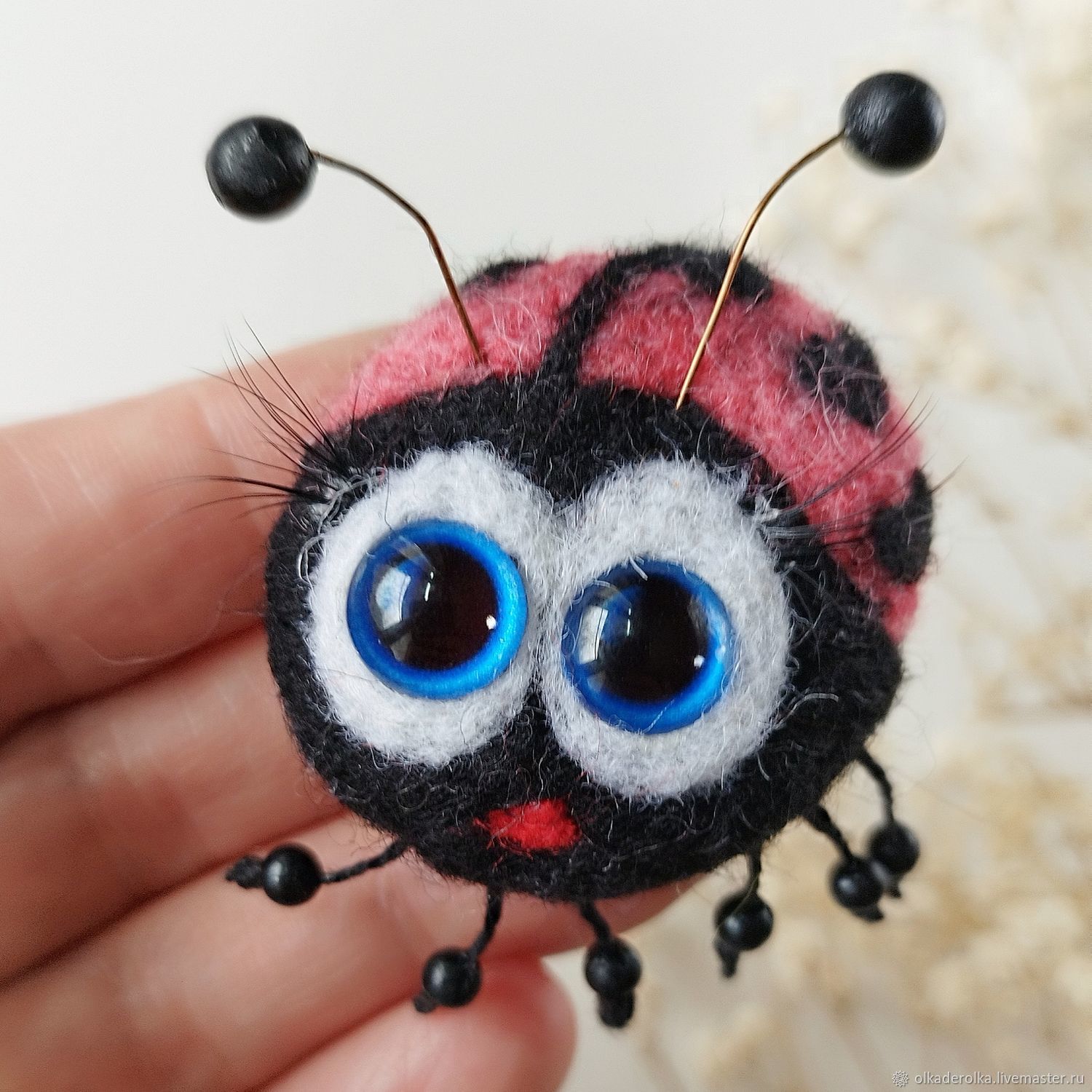 Божья коровка из фетра