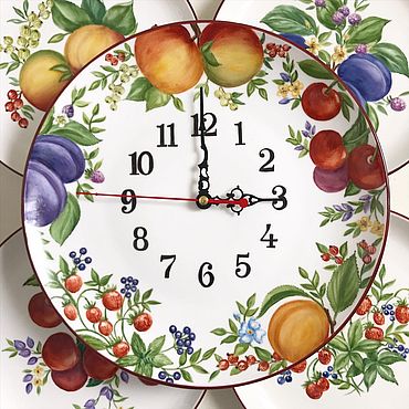 Часы из различных фруктов и овощей