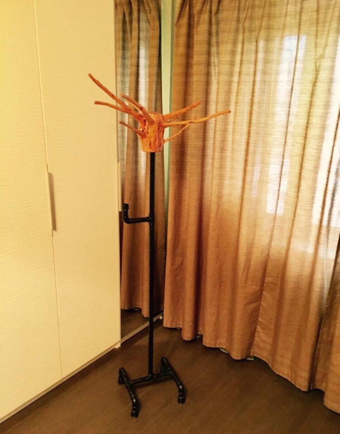 Дизайнерские Напольные Вешалки из корня сливы Лофт купить в интернет ...