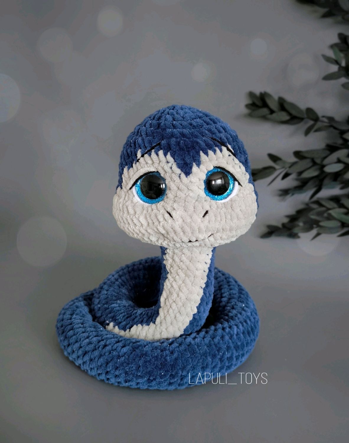 Вязаные игрушки змеи