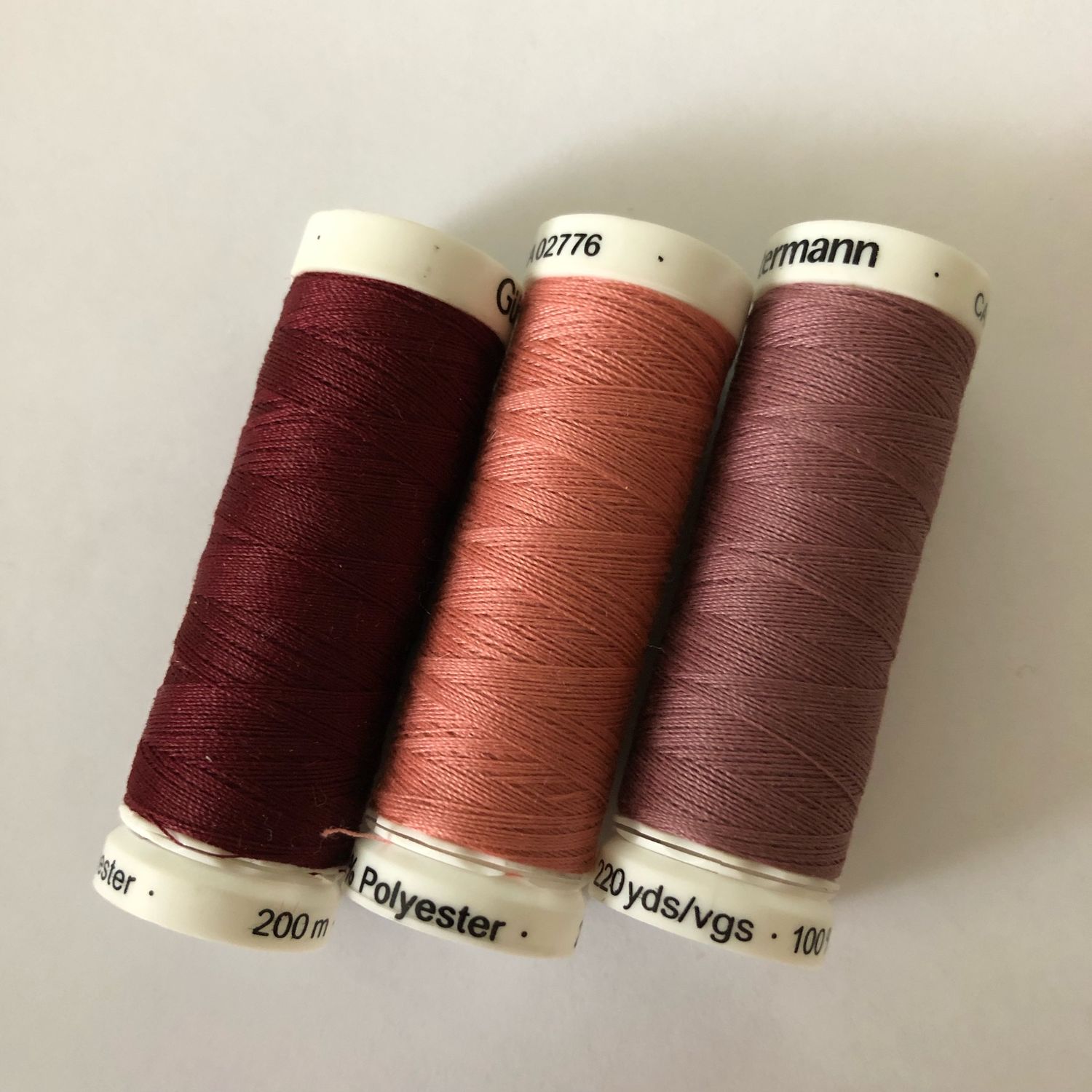 Нитки Gutermann, полиэстер № 100, Германия купить в интернет-магазине ...