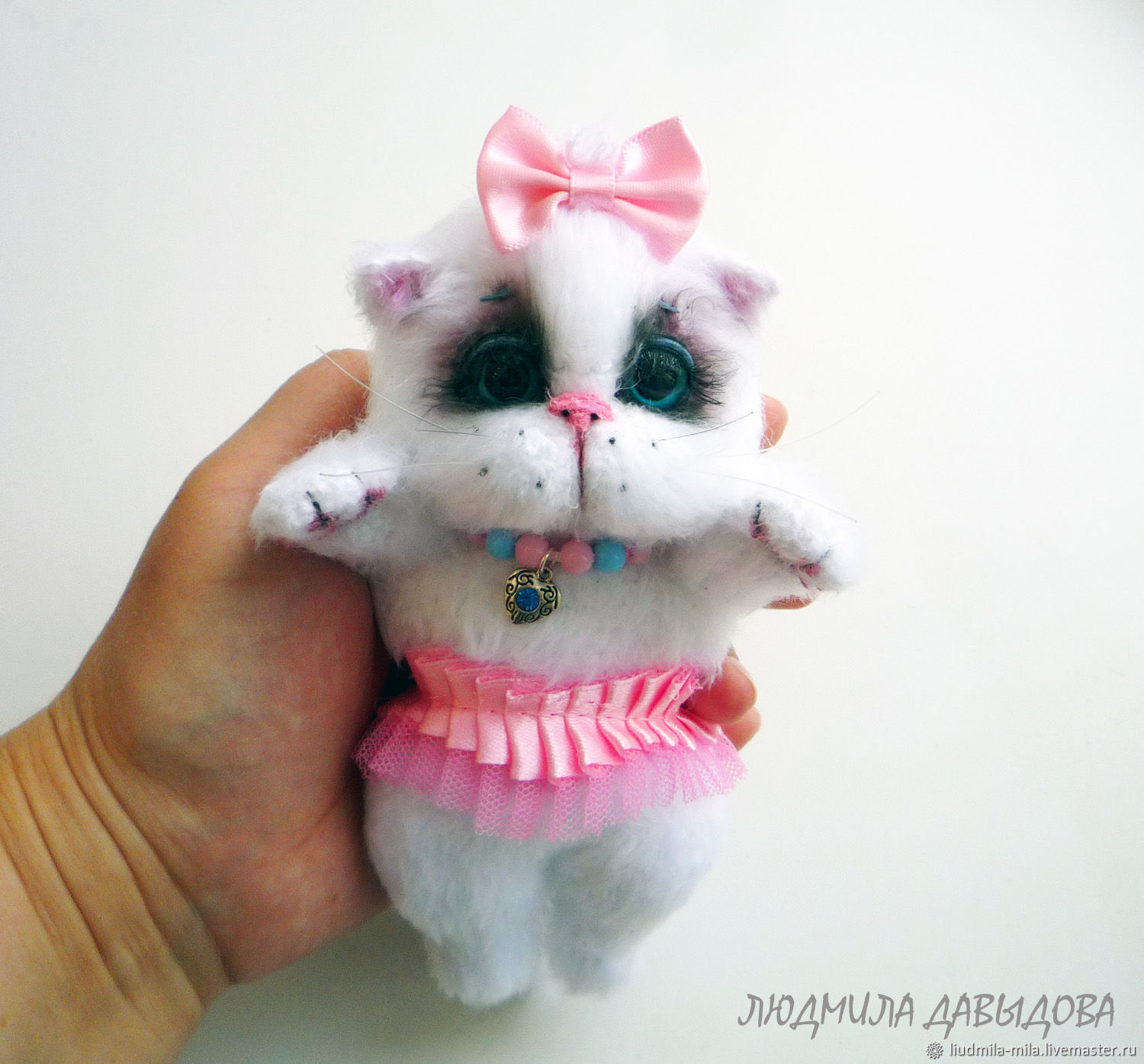 Белая кошка котенок Васёна вязаные коты мягкая игрушка в подарок в ...
