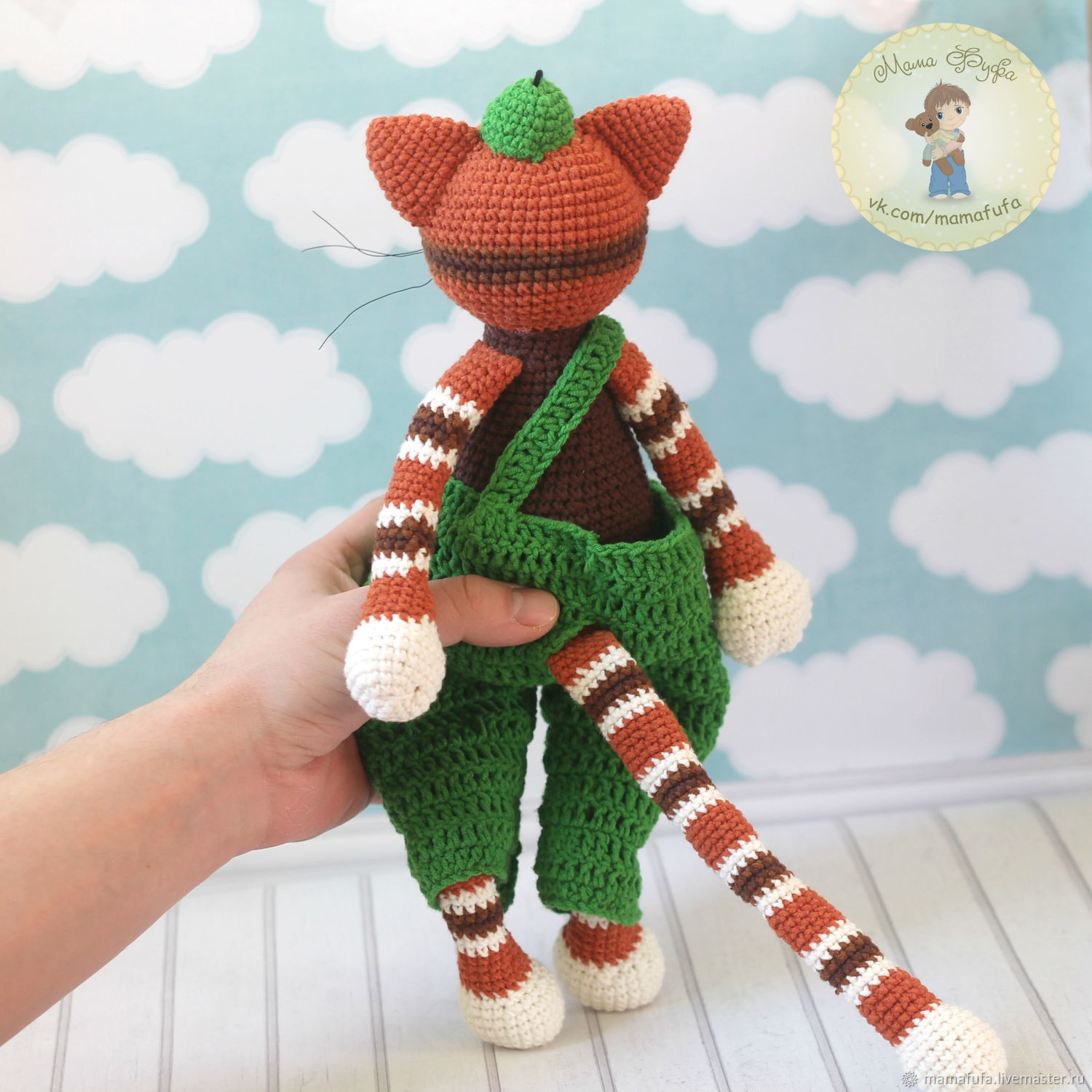 This master class will teach how to create a toy-pendant knitted cat This master class will teach how to create a toy-pendant knitted cat