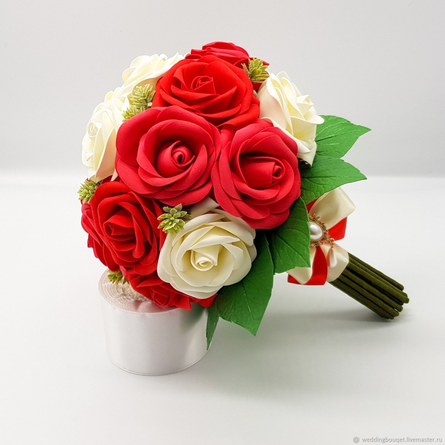 Свадебный букет из красных цветов