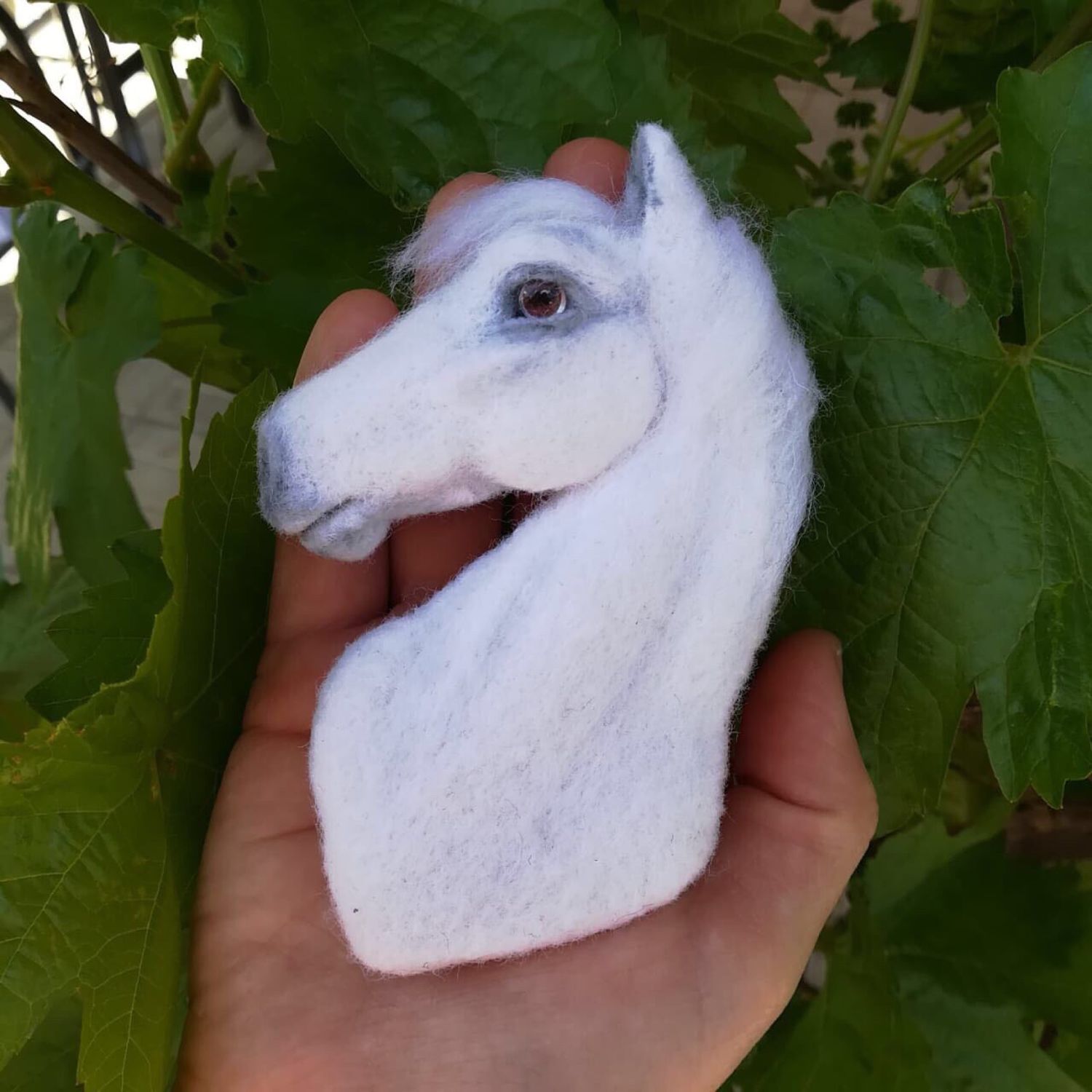 Лошадь валяние