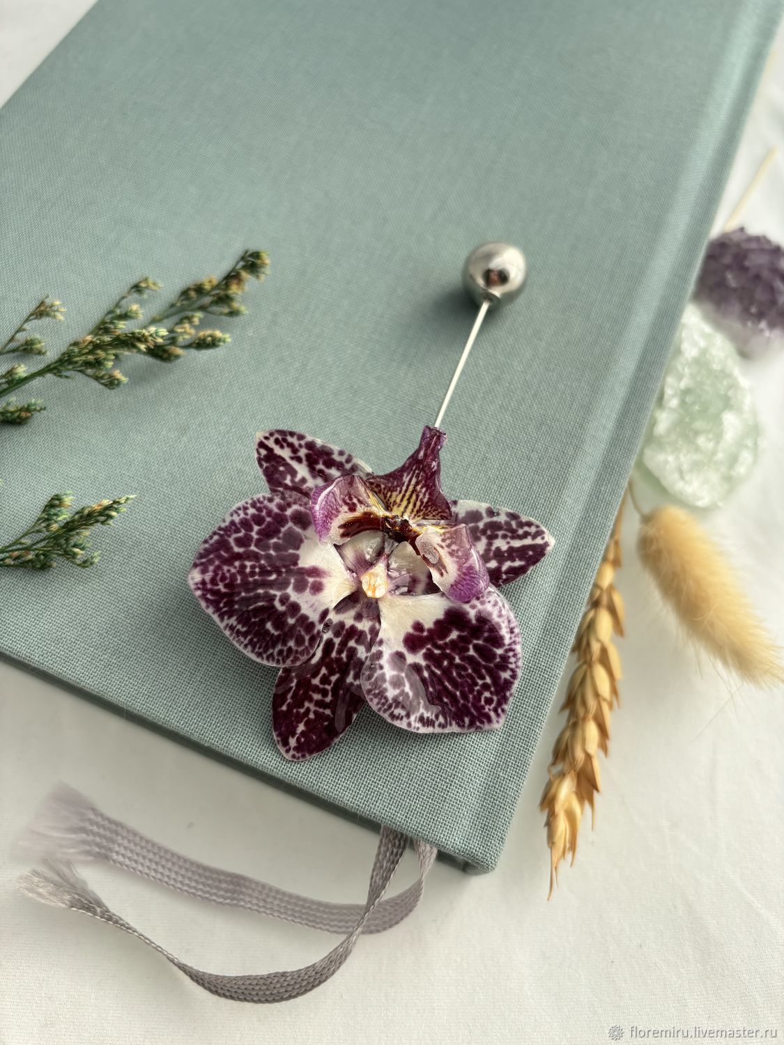 Брошь: Орхидея большая, темно-фиолетовая в интернет-магазине Ярмарка Мастеров по цене 2490 ₽ – UIMNERU | Брошь-игла, Сочи - доставка по России