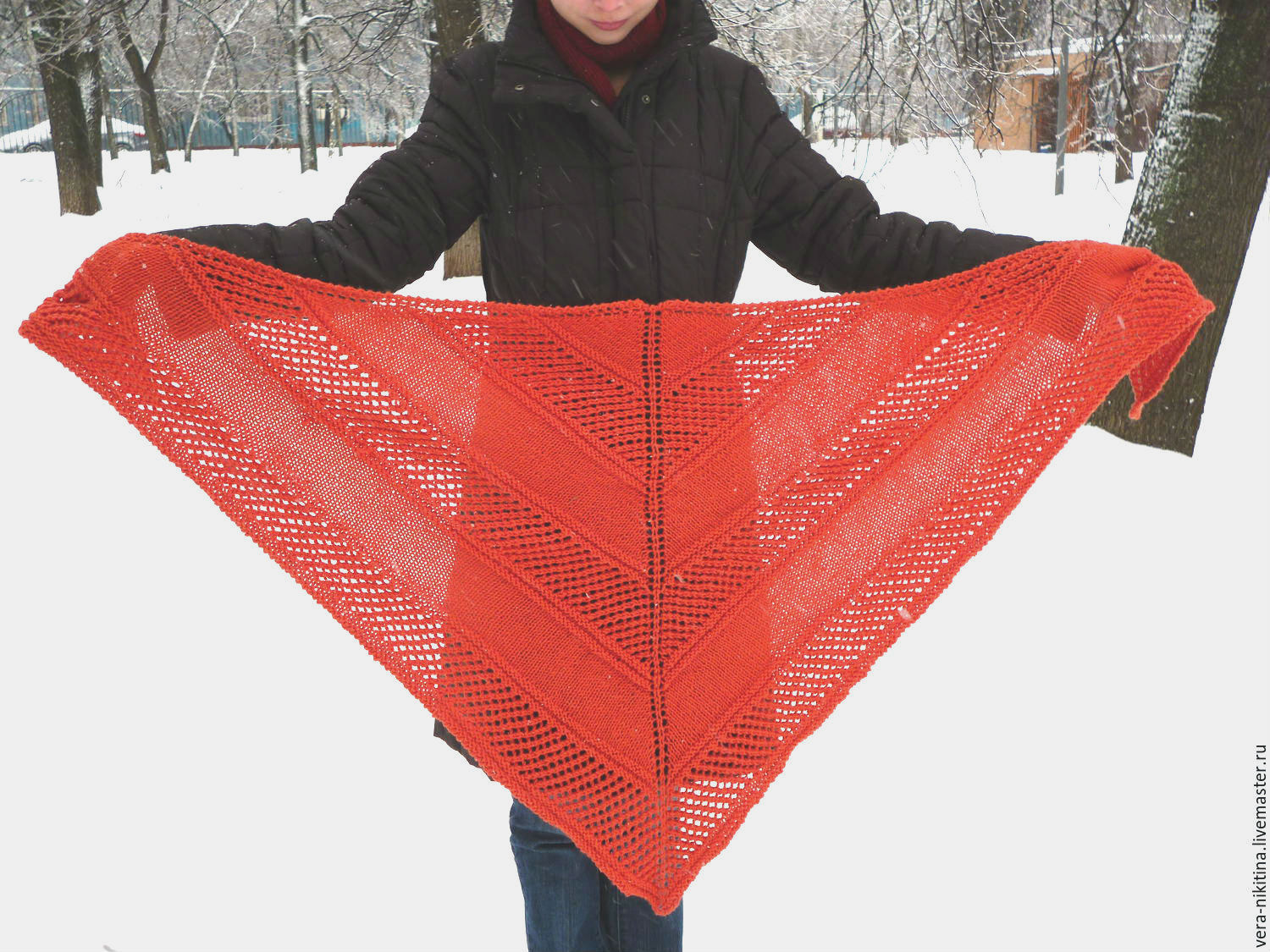 Шаль спицами, шаль вязаная из шерсти рыжая Осенний костер купить в ...