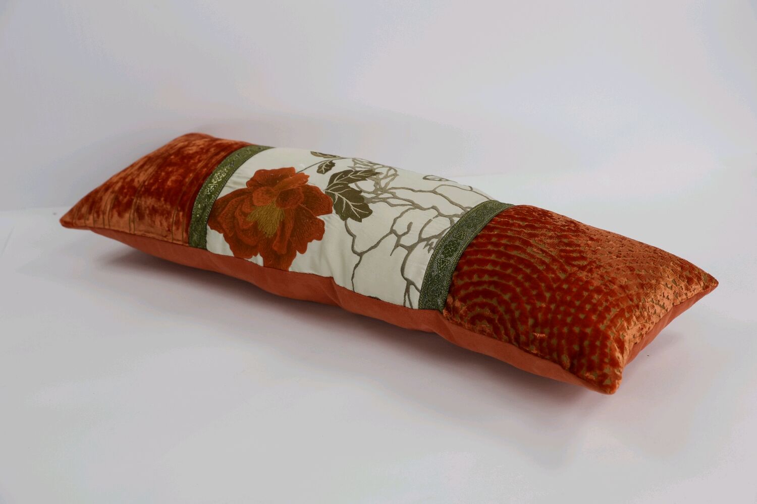 Подушка декоративная купить в интернет-магазине Ярмарка Мастеров по ...