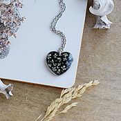 Украшения handmade. Livemaster - original item Heart pendant with real flowers. Black and white pendant as a gift to a girl. Handmade.