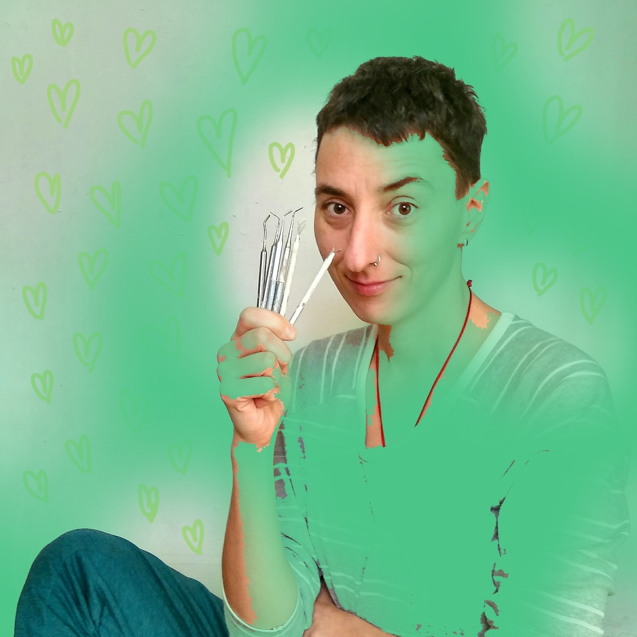 Уля тоже любит свои инструменты))))