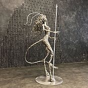 Садовая скульптура из проволоки «Танец с одуванчиком»