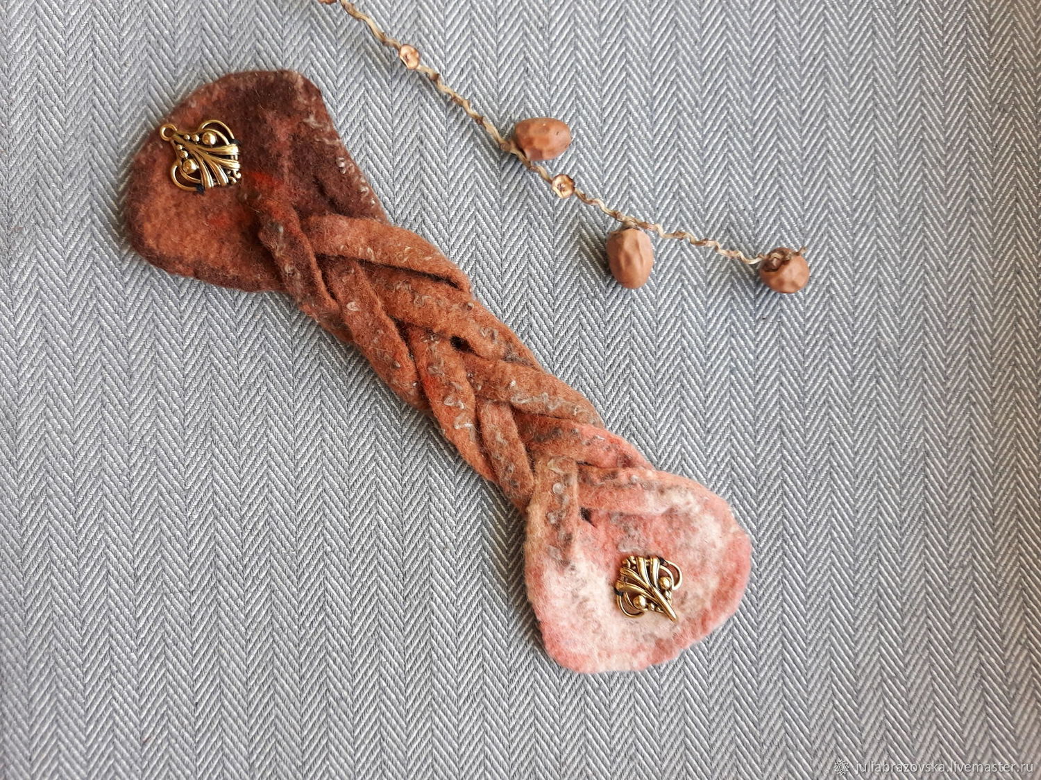 Браслет плетеный из шерсти "Косичка". Валяный браслет в интернет ...