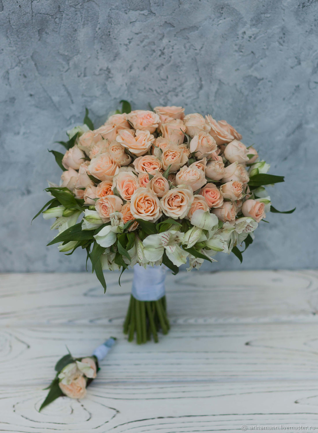 Букет невесты кустовые розы