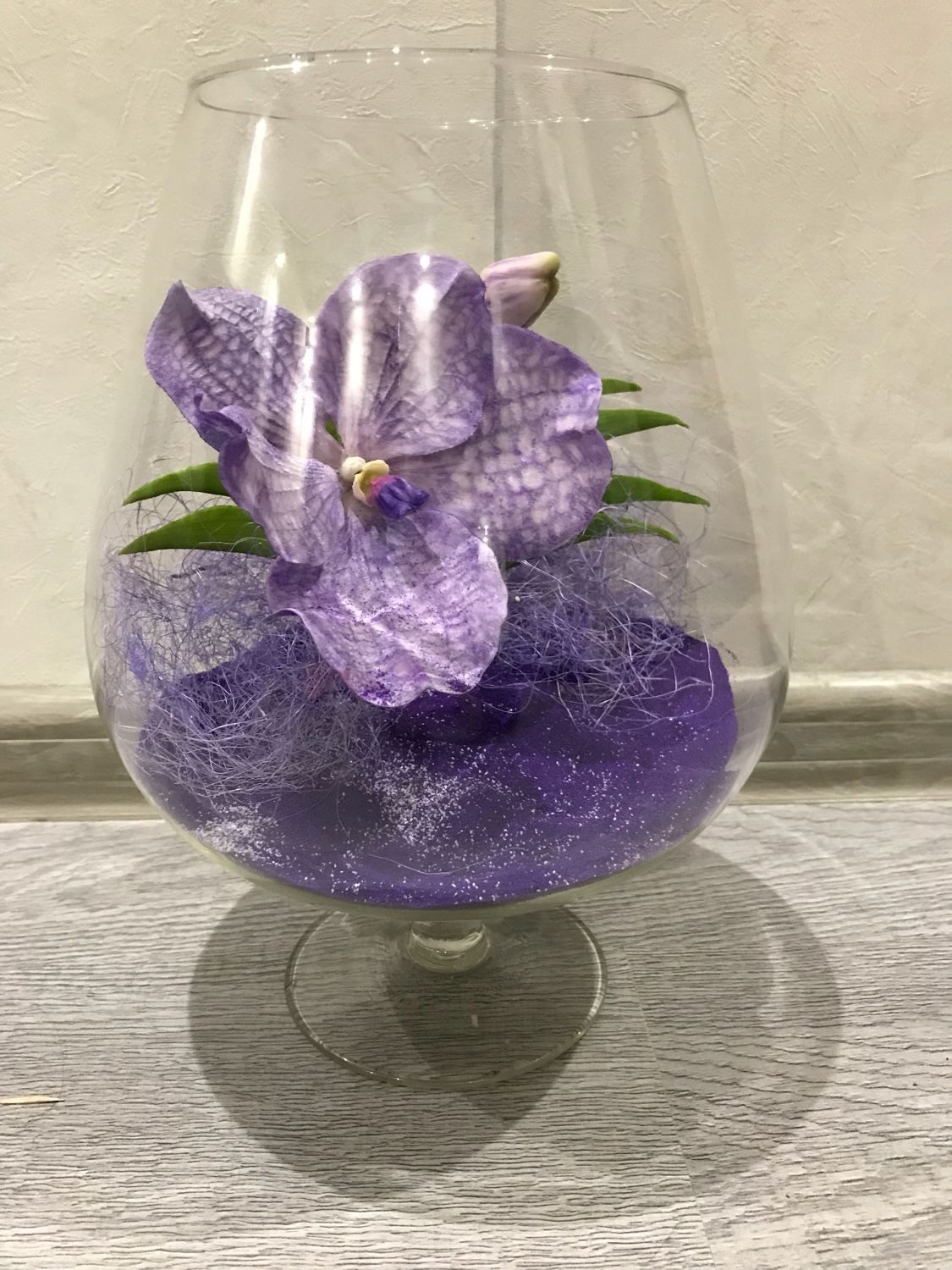 Орхидея Ванда в вазе