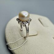 Украшения handmade. Livemaster - original item Silver ring with 10 mm white pearls and cubic zirconia. Handmade.