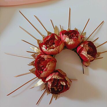 Аксессуары ручной работы. Ярмарка Мастеров - ручная работа Корона из крупных пионов "Винтажный золоченый нимб". Handmade.