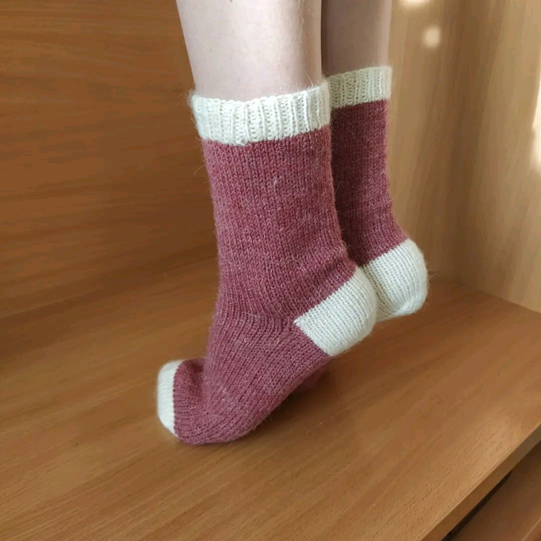 Шерстяные носки с каблуками