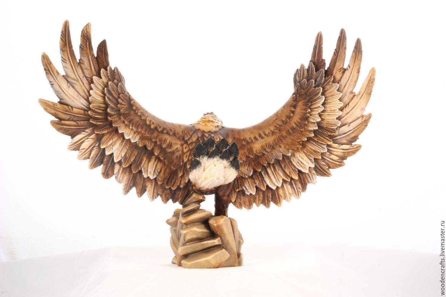 Фарфоровые статуэтки Орел с крыльями