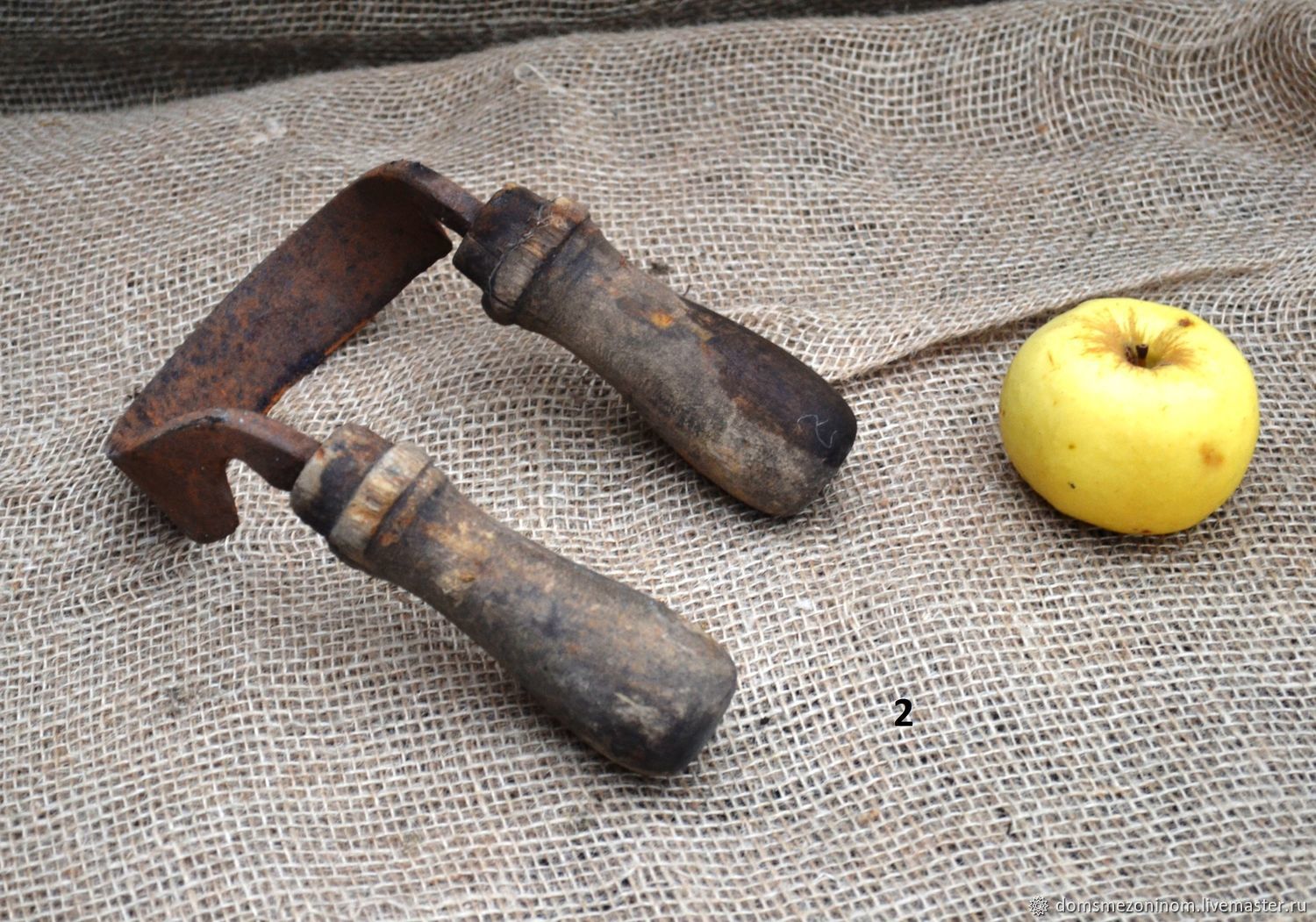 старые инструменты. антикварные инструменты. кузнечные клещи старинные. старинные столярные инструменты. старинные инструменты.