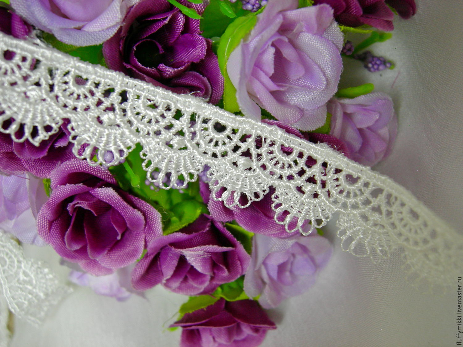 Кружево на сетке белое. Мерное кружево на коклюшках. Мерное кружево. Кружево край. Салфетка с кружевом по краю.